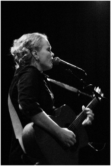 Ane Brun, Zurich, 12 April 2005 - photo by Dragan Nikolic, Fribourg / Zürich, Switzerland