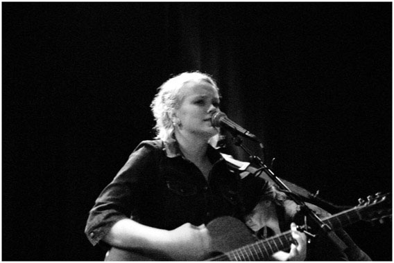 Ane Brun, Zurich, 12 April 2005 - photo by Dragan Nikolic, Fribourg / Zürich, Switzerland