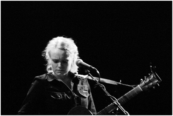 Ane Brun, Zurich, 12 April 2005 - photo by Dragan Nikolic, Fribourg / Zürich, Switzerland