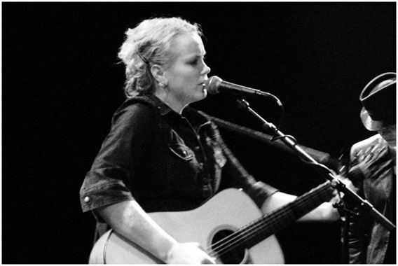 Ane Brun, Zurich, 12 April 2005 - photo by Dragan Nikolic, Fribourg / Zürich, Switzerland