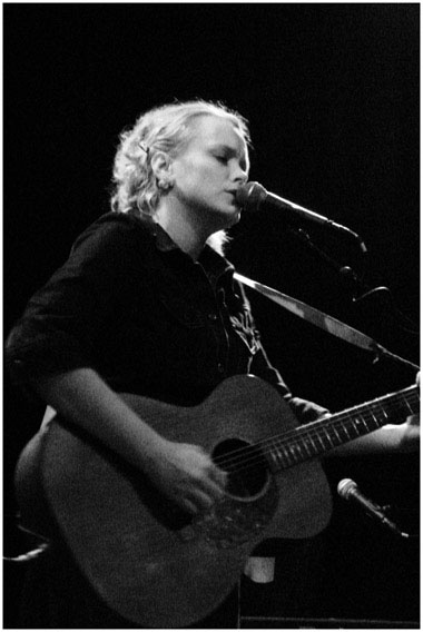 Ane Brun, Zurich, 12 April 2005 - photo by Dragan Nikolic, Fribourg / Zürich, Switzerland