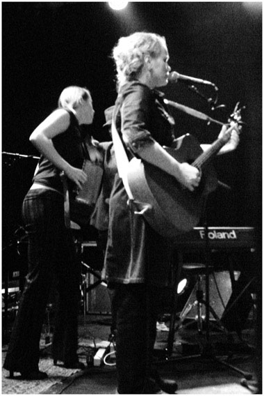 Ane Brun, Zurich, 12 April 2005 - photo by Dragan Nikolic, Fribourg / Zürich, Switzerland